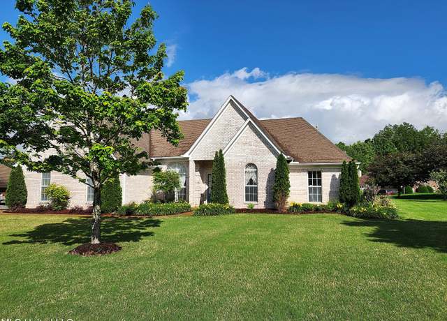 Property at 1719 Magnolia Manor Dr, Hernando, MS 38632, 3 beds, 2 baths