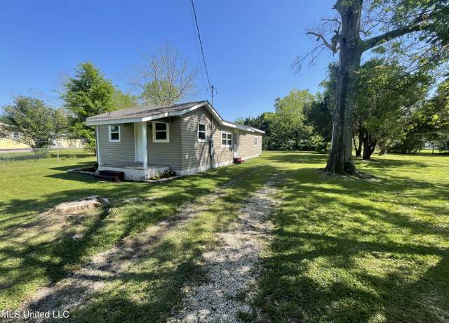 Property at 4617 30th St, Gulfport, MS 39501, 3 beds, 2 baths