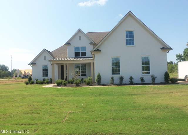 Property at 9103 Cedar Barn Cv, Olive Branch, MS 38654, 5 beds, 3 baths