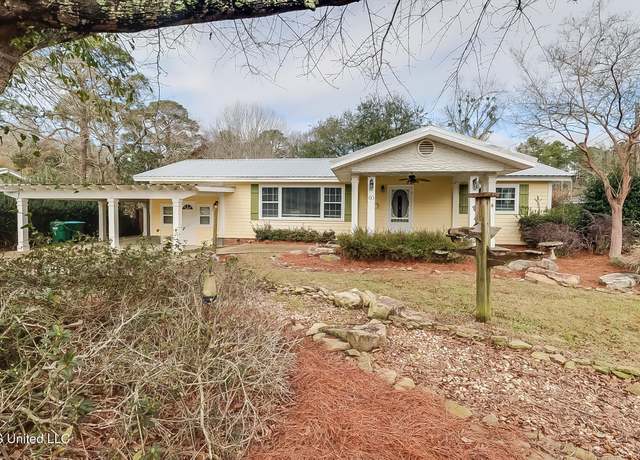 Property at 60 54th St, Gulfport, MS 39507, 3 beds, 2 baths