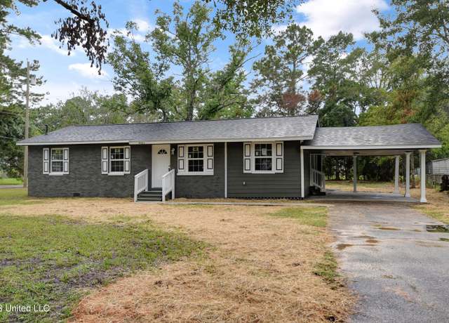 Property at 9001 Graham Rd, Moss Point, MS 39562, 4 beds, 2 baths