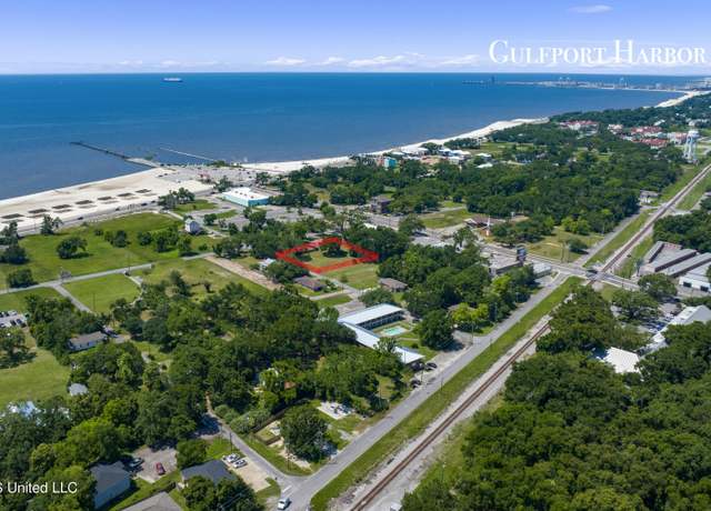Property at 207 Palmetto Ln, Gulfport, MS 39507