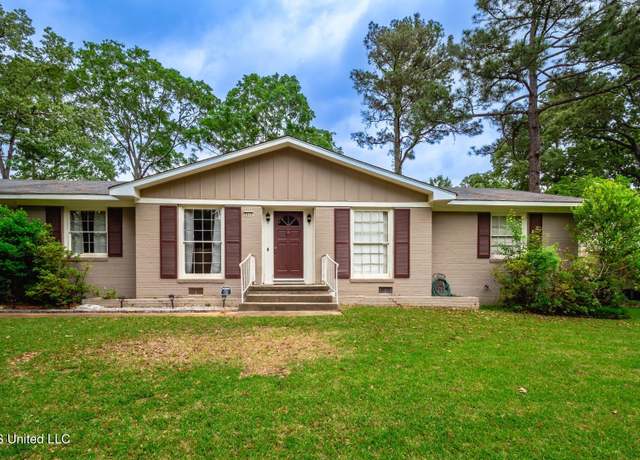 Property at 2012 Southwood Rd, Jackson, MS 39211, 4 beds, 2 baths