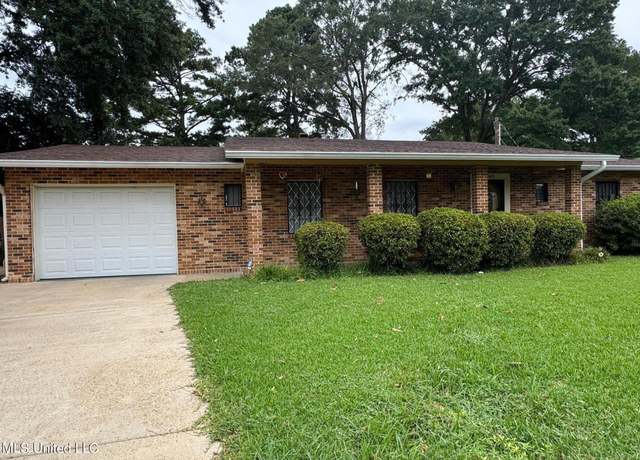 Property at 2340 Queensroad Ave, Jackson, MS 39213, 3 beds, 2 baths