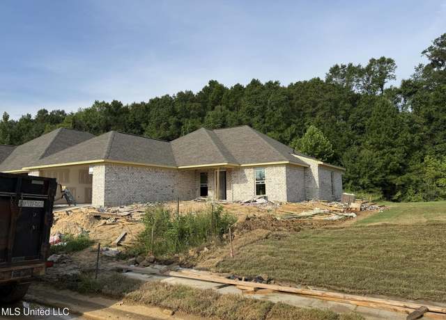 Property at 502 Stone Brook Pl, Brandon, MS 39042, 4 beds, 2 baths