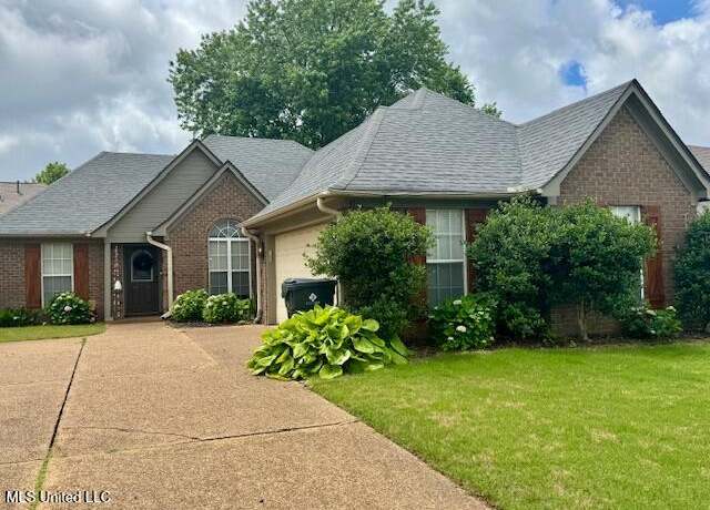 Property at 41 Cross Creek Dr, Hernando, MS 38632, 3 beds, 2 baths
