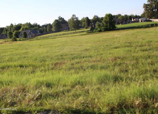 Property at 3 Chapel Hl, Holly Springs, MS 38635