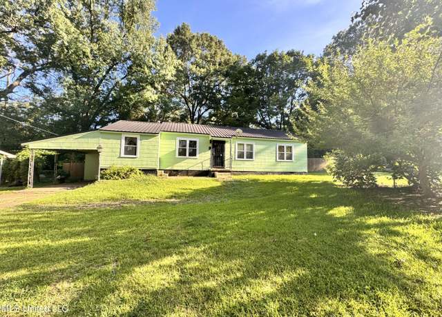 Property at 697 Woody Dr, Jackson, MS 39212, 4 beds, 2 baths