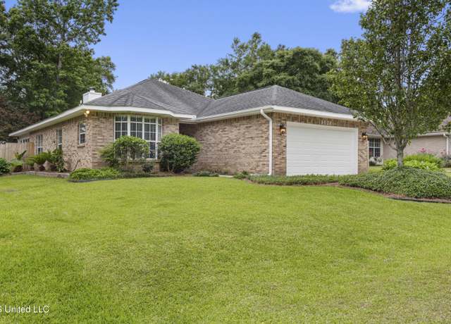 Property at 9526 Laa La Pl, Diamondhead, MS 39525, 3 beds, 2 baths