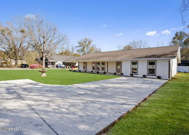 Property at 16341 Orange Grove Rd, Gulfport, MS 39503, 4 beds, 2 baths