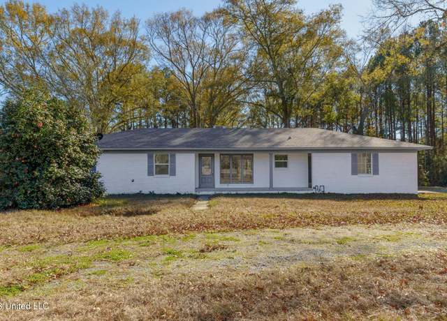 Property at 128 Peps Point Rd, Hattiesburg, MS 39401, 3 beds, 2.5 baths