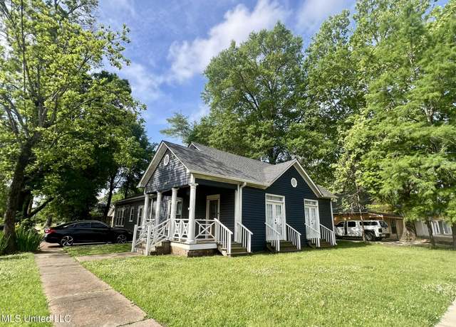 Property at 701 Court St, Cleveland, MS 38732, 3 beds, 2 baths