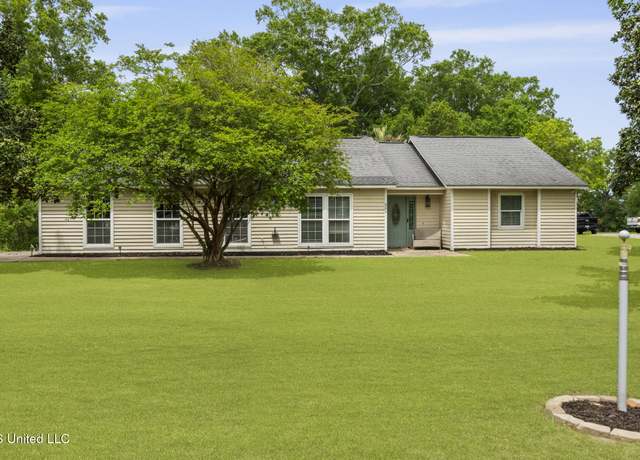 Property at 804 Homestead Blvd, Gautier, MS 39553, 3 beds, 2 baths