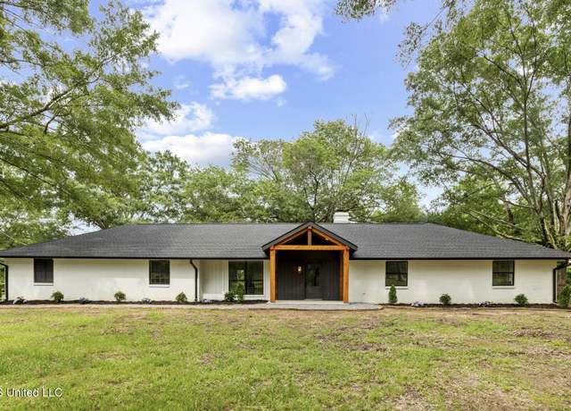Property at 416 N Old Canton Rd, Madison, MS 39110, 4 beds, 2.5 baths