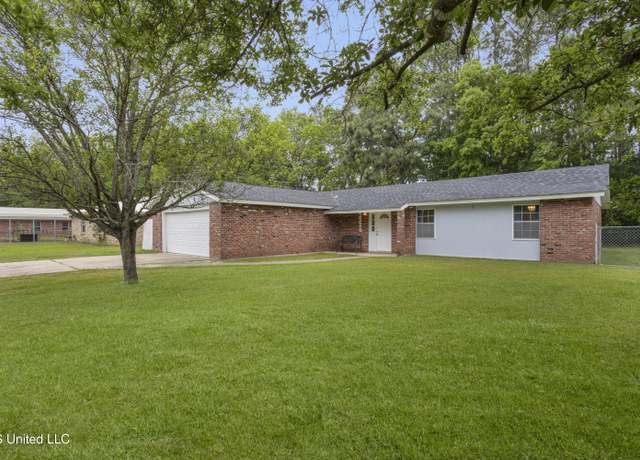 Property at 2324 Greenway Dr, Gautier, MS 39553, 3 beds, 2 baths