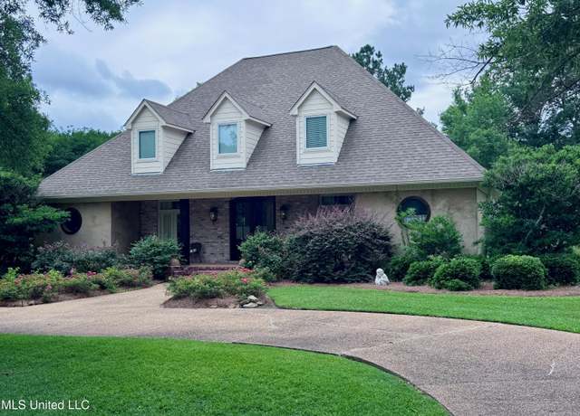Property at 236 Sawbridge Dr, Ridgeland, MS 39157, 4 beds, 3.5 baths