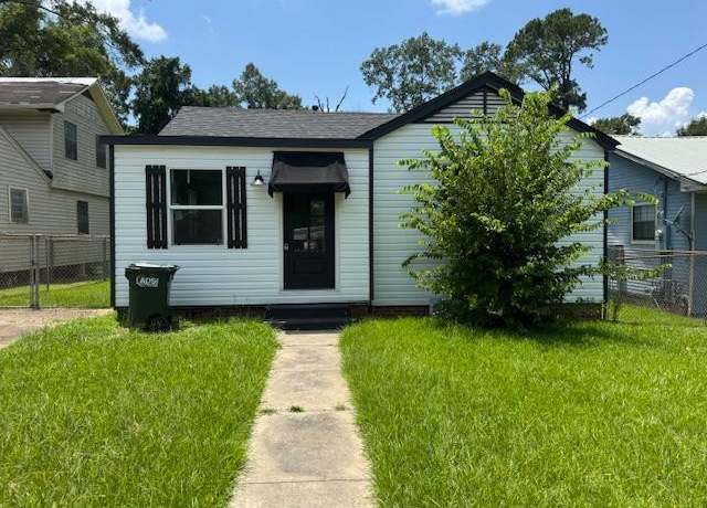 Property at 302 S Blue Bi Rd, Natchez, MS 39120, 2 beds, 1 bath