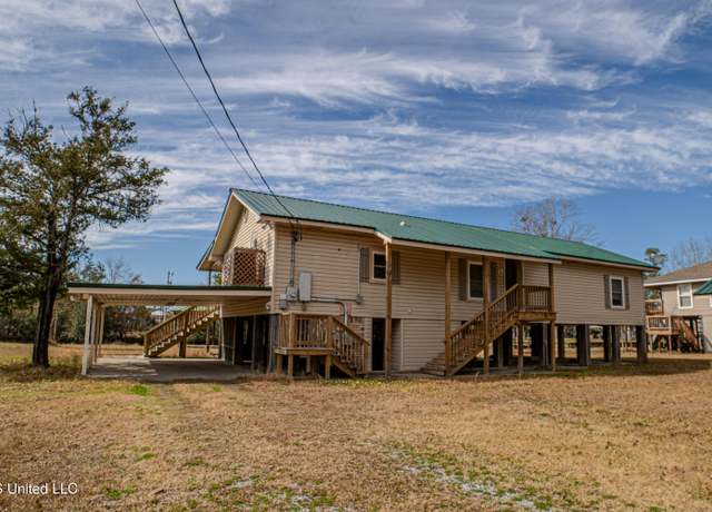 Property at 10227 Avenue D, Bay Saint Louis, MS 39520, 3 beds, 2.5 baths