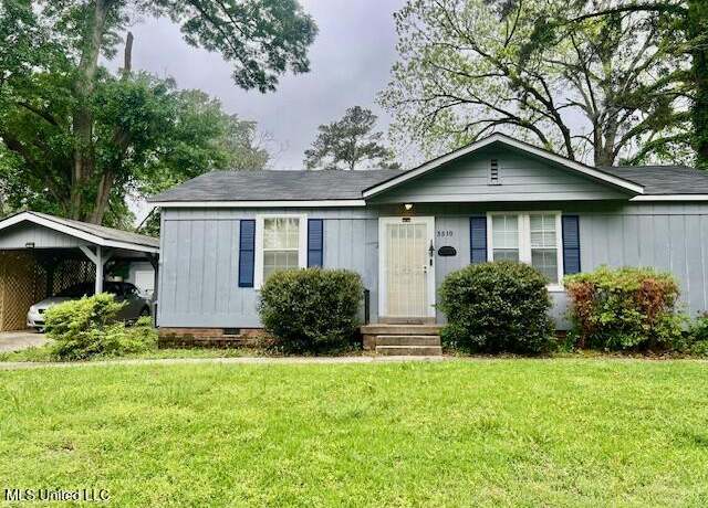 Property at 3810 Sherwood Dr, Natchez, MS 39120, 3 beds, 1 bath