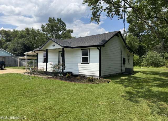 Property at 8308 Holiday Dr, Ocean Springs, MS 39564, 3 beds, 1 bath