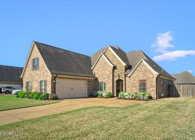 Property at 1085 N Hawks Crossing Dr, Olive Branch, MS 38654, 4 beds, 2 baths