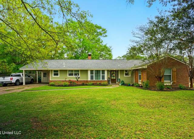 Property at 8 E 52nd St, Gulfport, MS 39507, 3 beds, 2 baths