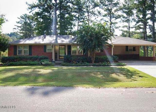 Property at 3110 W Lake Dr, Meridian, MS 39307, 4 beds, 2.5 baths