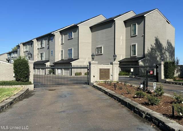 Property at 65 Breakers Ln, Ridgeland, MS 39157, 2 beds, 2.5 baths
