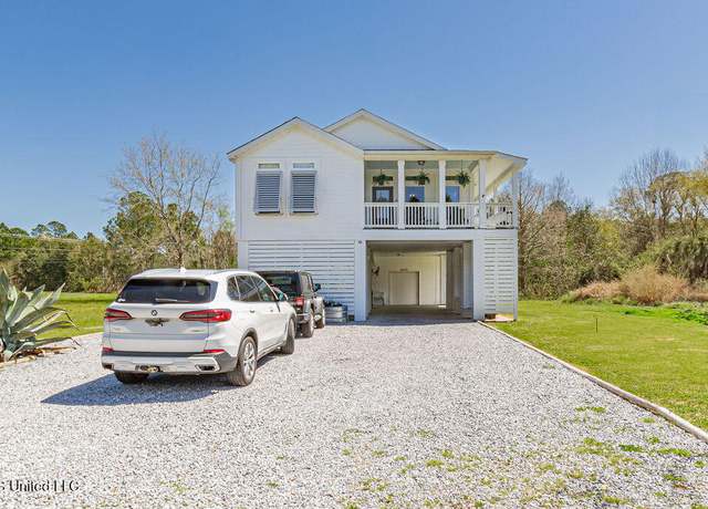 Property at 210 Market St, Waveland, MS 39576, 3 beds, 2 baths