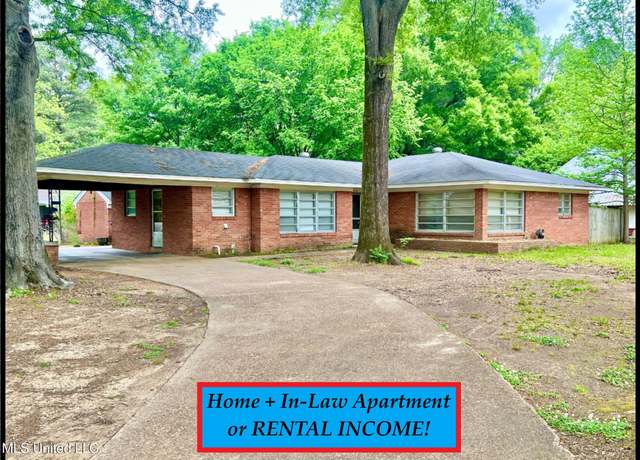 Property at 203 Kyle St, Batesville, MS 38606, 3 beds, 2 baths