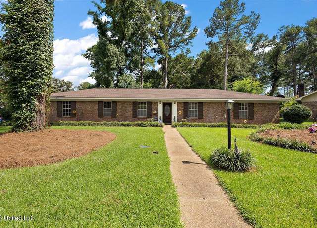 Property at 1283 Woodfield Dr, Jackson, MS 39211, 3 beds, 2 baths