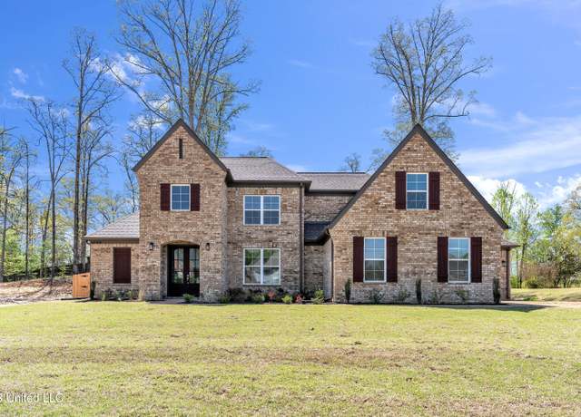 Property at 2067 Belmarie Dr, Southaven, MS 38672, 5 beds, 3.5 baths