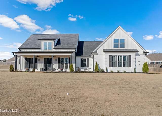 Property at 3702 Fossil Hill Dr, Hernando, MS 38632, 5 beds, 3 baths