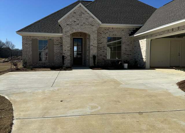 Property at 489 Aurora Cir, Madison, MS 39110, 3 beds, 2 baths