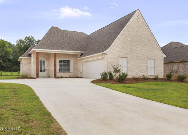 Property at 121 Lewis Farms Dr, Madison, MS 39110, 3 beds, 2 baths