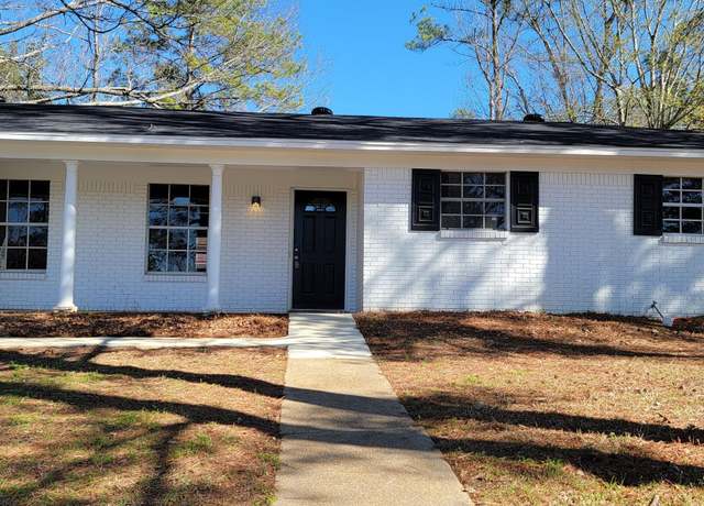 Property at 211 William Dr, Clinton, MS 39056, 4 beds, 2 baths