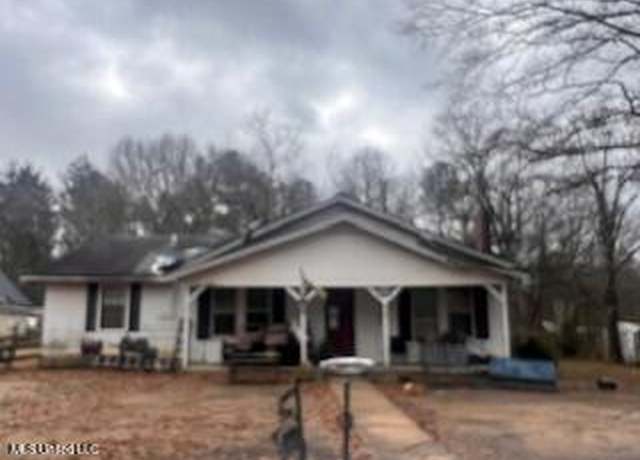 Property at 1204 Main St, Corinth, MS 38834, 3 beds, 2 baths