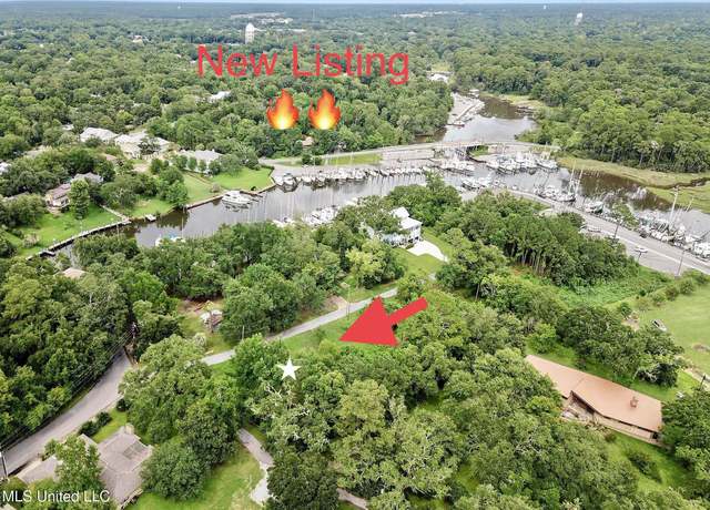 Property at 109 Clark Ln, Ocean Springs, MS 39564