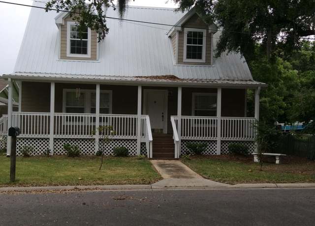 Property at 611 Mcintosh St, Gulfport, MS 39507, 3 beds, 2 baths