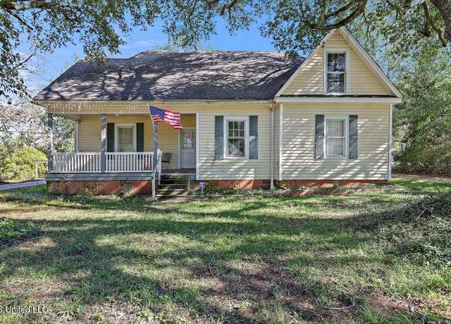 Property at 906 N Bennett St, Crystal Springs, MS 39059, 5 beds, 2.5 baths