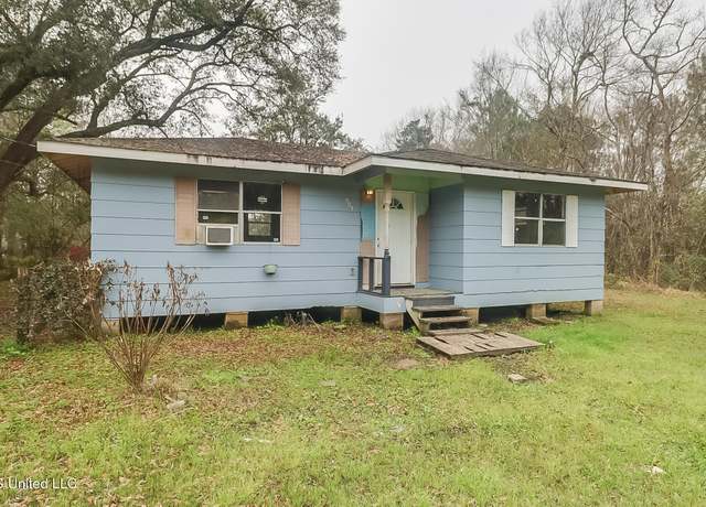 Property at 507 Dicks St, Waveland, MS 39576, 2 beds, 1 bath