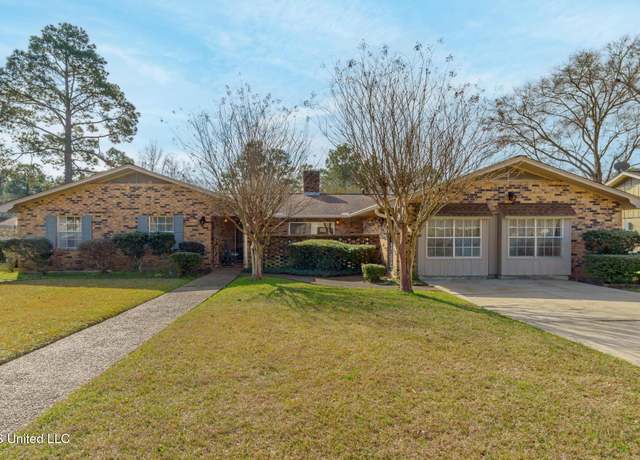Property at 2306 Clayton Pl, Hattiesburg, MS 39402, 4 beds, 2 baths