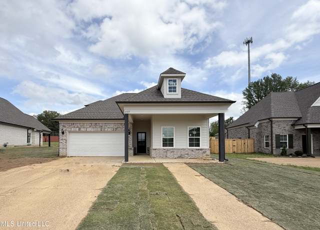 Property at 6322 Acorn Way, Walls, MS 38680, 4 beds, 2 baths