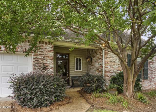 Property at 262 Geneva Blvd, Madison, MS 39110, 3 beds, 2 baths