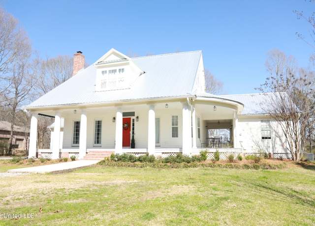 Property at 100 Old Orchard Rd, Gluckstadt, MS 39110, 4 beds, 3.5 baths