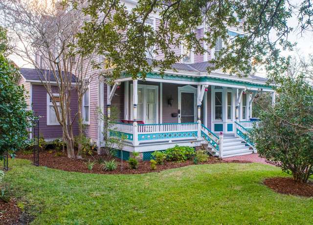 Property at 200 St. Charles Ave, Natchez, MS 39120, 5 beds, 3.5 baths
