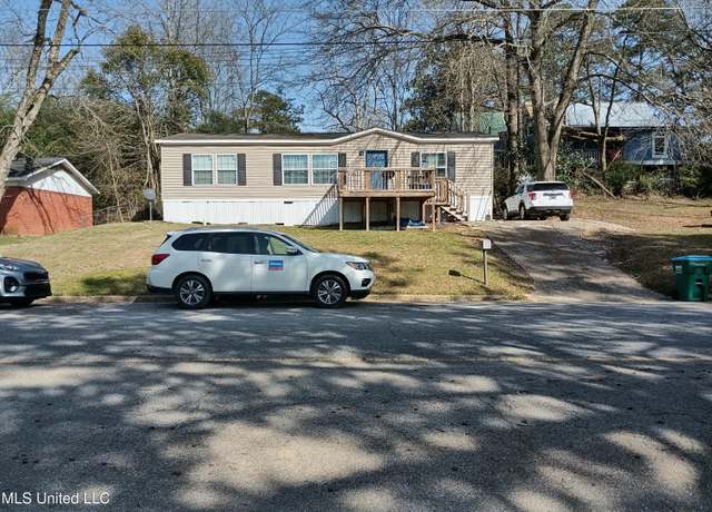 Property at 3218 41st Ave, Meridian, MS 39307, 3 beds, 2 baths