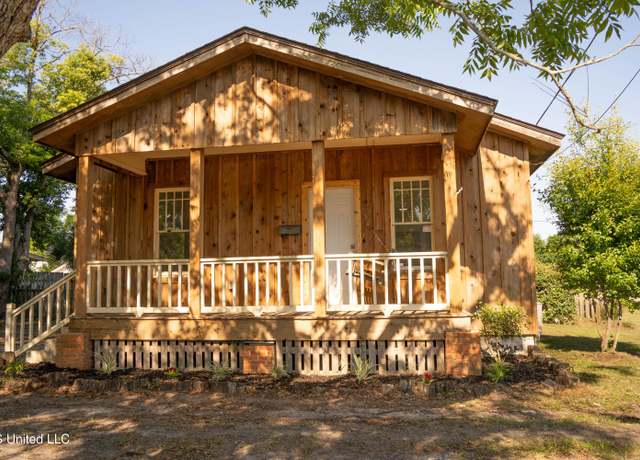 Property at 1821 19th Ave, Gulfport, MS 39501, 2 beds, 2 baths