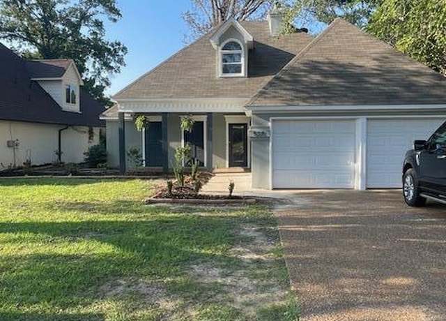 Property at 538 S Deerfield Dr, Canton, MS 39046, 3 beds, 2 baths
