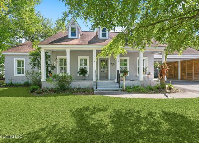 Property at 210 Bay Oaks Dr, Bay Saint Louis, MS 39520, 3 beds, 2 baths